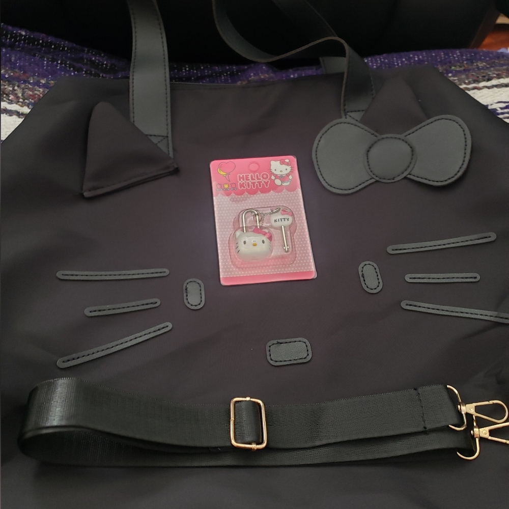 NEW Adorable HELLO KITTY bag and Lock. PRICE IS FIRM.